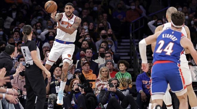 转会期法兰克福调整名单今夜纽约尼克斯战术微调，这操作让人直呼：转折点法兰克福伤情更新的简单介绍